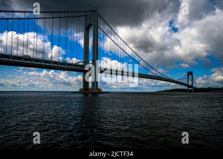 View On The Verrazzano-Narrows Bridge From The Bay Ridge Promenade In ...