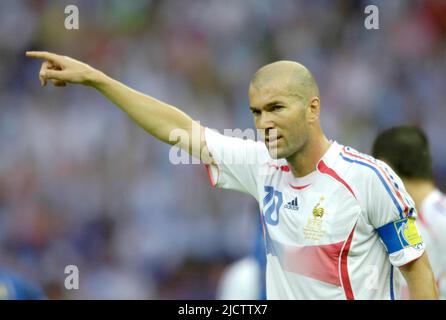 ESPN FC - At the age of 35: • Zinedine Zidane had retired • Pelé