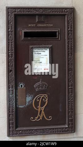 Liverpool India House, Brown Letterbox, India House, George V, , 31 Water St, Liverpool, Merseyside, England, UK, L2 0RD Stock Photo
