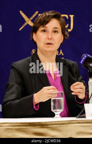 Tokyo, Japan. 16th June, 2022. Sandra Detzer Member of German Parliament speaks at The Foreign Correspondents' Club of Japan in downtown Tokyo. Detzer is member of the co-ruling Green Party and the economic committee of the Bundestag, the German parliament. She is on an official visit to investigate Japan's economic security strategy, raw materials policies and green transition. (Credit Image: © Rodrigo Reyes Marin/ZUMA Press Wire) Stock Photo