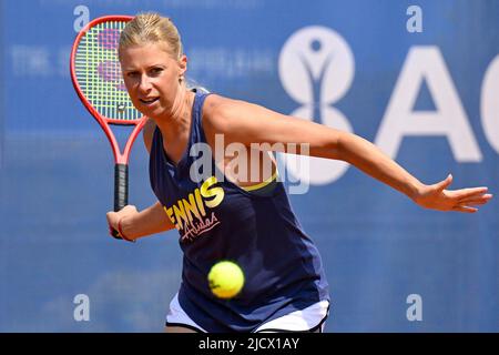 Prague, Czech Republic. 16th June, 2022. Czech tennis player Andrea Sestini Hlavackova trains on June 16, 2022, in Prague, Czech Republic. Credit: Michal Kamaryt/CTK Photo/Alamy Live News Stock Photo