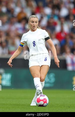 WOLVERHAMPTON, UK. JUN 16TH Leah Williamson of England on the ball during the International Friendly match between England Women and Belgium at Molineux, Wolverhampton on Thursday 16th June 2022. (Credit: Tom West | MI News) Credit: MI News & Sport /Alamy Live News Stock Photo