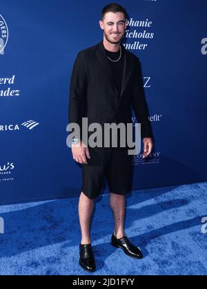 LOS ANGELES, CALIFORNIA, USA - JUNE 16: American professional baseball outfielder and first baseman Cody Bellinger arrives at the Los Angeles Dodgers Foundation (LADF) Annual Blue Diamond Gala 2022 held at Dodger Stadium on June 16, 2022 in Los Angeles, California, United States. (Photo by Xavier Collin/Image Press Agency) Stock Photo
