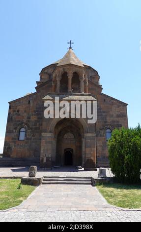 Wedding taking place in Etchmiadzin Cathedral, Vagharshapat, Armenia Stock Photo