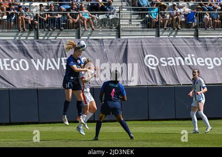 San Diego, California, USA. 12th June, 2022. San Diego Wave FC midfielder Kristen McNabb (14) heads the ball during a NWSL soccer match between the OL Reign and the San Diego Wave FC at Torero Stadium in San Diego, California. Justin Fine/CSM/Alamy Live News Stock Photo