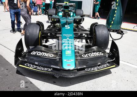 Sebastian Vettel (GER) Aston Martin F1 Team AMR22 - front wing