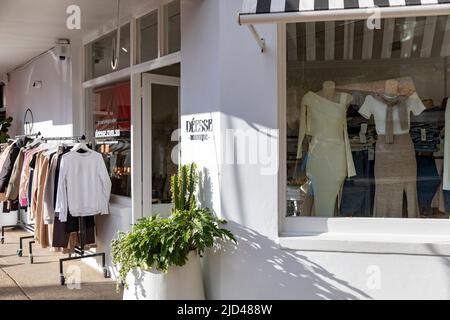 Clothing boutique outlet au