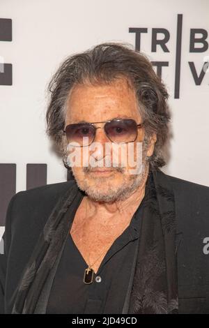 New York, USA. 17th June, 2022. Al Pacino attends 'Heat' Premiere during 2022 Tribeca Festival at United Palace Theater in New York City. Credit: SOPA Images Limited/Alamy Live News Stock Photo