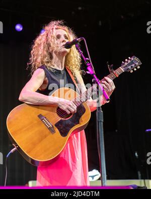 Tinley Park, USA. 15th June, 2022. Patty Griffin on June 15, 2022, at Hollywood Casino Amphitheatre in Tinley Park, Illinois (Photo by Daniel DeSlover/Sipa USA) Credit: Sipa USA/Alamy Live News Stock Photo