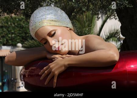 18th June 2022 Saint-Tropez, France Carole A. Feuerman Street Expo Belairfineart Saint-Tropez, France.   Caroline Gauguery Peintures Lavoir Vasserot. Credit Ilona Barna BIPHOTONEWS / Alamy Live News Stock Photo