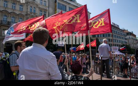 Prague, Illinois, Czech Republic. 18th June, 2022. Pro-communism activists supporting the Communist Party of Bohemia and Moravia stage a rally in Wenceslas Sq., Prague, Czech Republic, on Saturday, June 18, 2022. (Credit Image: © Dominic Gwinn/ZUMA Press Wire) Stock Photo
