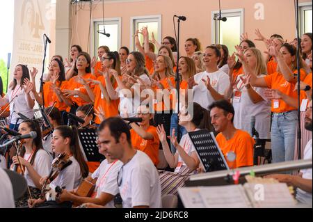 The choir of the Mladifest 2021 singing  – the youth festival in Medjugorje. Stock Photo