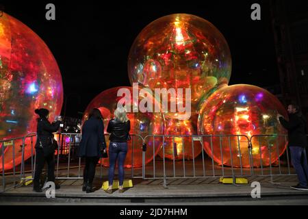 Sydney, Australia. 18th June 2022. The last day of Vivid. Vivid Sydney 2022 ran from 27 May to 18 June 2022. Pictured: Ephemeral Oceanic. Credit: Richard Milnes/Alamy Live News Stock Photo