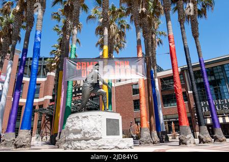 Willie Mays statue during an MLB game between Kansas City Royals and San Francisco Giants at the Oracle Park in San Francisco, California on June 15, Stock Photo