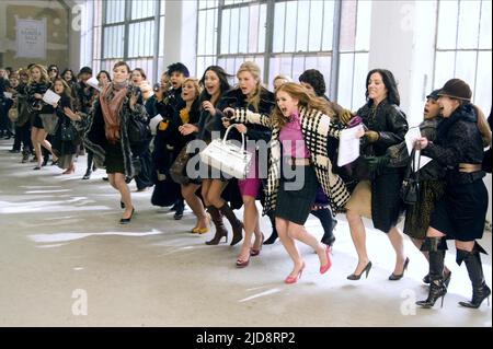 ISLA FISHER, CONFESSIONS OF A SHOPAHOLIC, 2009, Stock Photo