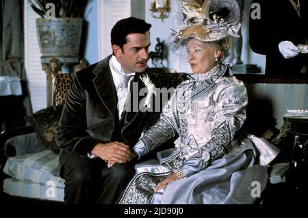 EVERETT,DENCH, THE IMPORTANCE OF BEING EARNEST, 2002, Stock Photo