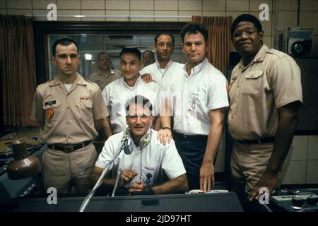 KIRBY,WILLIAMS,WUHL,WHITAKER, GOOD MORNING  VIETNAM, 1987, Stock Photo