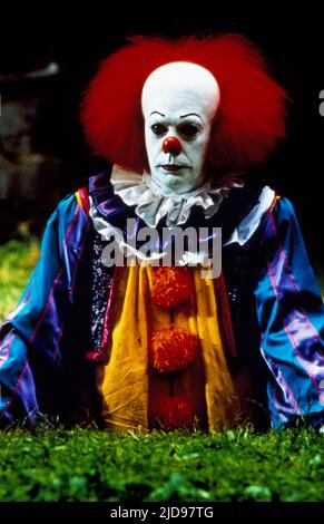 STEPHEN KING'S IT, Tim Curry (as Pennywise the Clown), 1990, (c)Warner ...