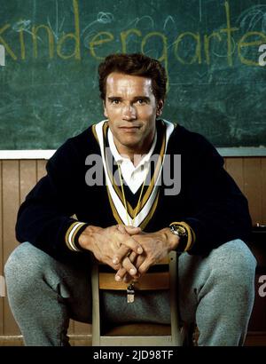 ARNOLD SCHWARZENEGGER, KINDERGARTEN COP, 1990, Stock Photo