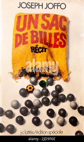Un Sac de Billes (Joseph Joffo: 1973) A Bag of Marbles - French edition.  Autobiographical novel about a Jewish boy's experiences in wartime France  Stock Photo - Alamy