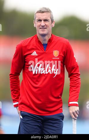 England head coach David Ralph during the Women's FIH Hockey Pro League match at Lee Valley Hockey and Tennis Centre, London. Picture date: Sunday June 19, 2022. Stock Photo