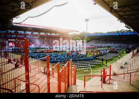 Berlin, Germany. 19th June, 2022. Sports for the disabled: The opening ceremony of the Special Olympics National Games 2022 at the stadium An der Alten Försterei. Under the motto "Together unbeatable", almost 4,000 athletes will compete in 20 different sports until June 24, 2022 and have the chance to qualify for the "Special Olympic World Games". Credit: Christoph Soeder/dpa/17�Թ����� Live News Stock Photo