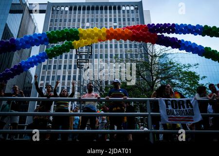 Sao Paolo, Brazil. 19th June, 2022. People participate in the 26th annual Gay Pride Parade in Sao Paulo. Credit: Lincon Zarbietti/dpa/Alamy Live News Stock Photo