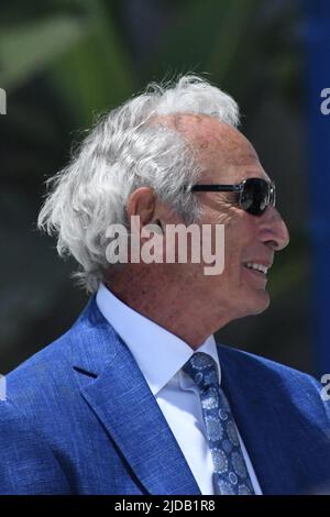 A statue of former Brooklyn and Los Angeles Dodgers pitcher Sandy Koufax at  Dodger Stadium, Saturday, June 18, 2022, in Los Angeles. (Kirby Lee via AP  Stock Photo - Alamy