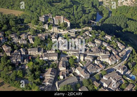 France, Tarn-et-Garonne Bruniquel, classified village (aerial view) Stock Photo