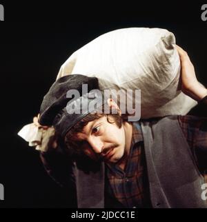 Der gestiefelte Kater, Theaterstück nach dem Märchen der Gebrüder Grimm, Deutschland 1974, Darsteller: Gerd Samariter Stock Photo