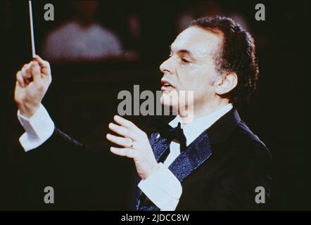 Lorin Maazel, amerikanischer Dirigent, Komponist und Violinist, Portrait, circa 1981. Lorin Maazel, American conductor, composer and violinist, portrait, circa 1981. Stock Photo