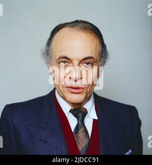 Lorin Maazel, amerikanischer Dirigent, Komponist und Violinist, Portraitaufnahme, Deutschland, circa 1985. Lorin Maazel, American conductor, composer and violinist, portrait shot, Germany, circa 1985. Stock Photo