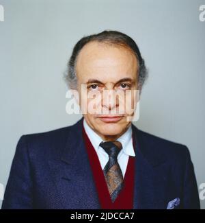 Lorin Maazel, amerikanischer Dirigent, Komponist und Violinist, Portraitaufnahme, Deutschland, circa 1985. Lorin Maazel, American conductor, composer and violinist, portrait shot, Germany, circa 1985. Stock Photo