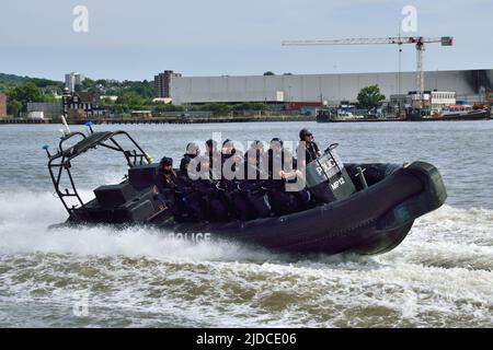 Metropolitan Police Marine Unit and Firearms Officers training on the River Thames in London Stock Photo