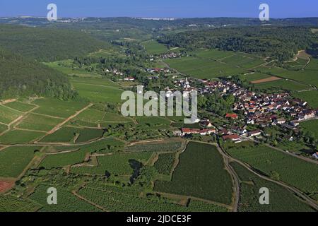 France, Côte-d'Or, Auxey-Duresses village Burgundy vineyards AOC vineyards of the Côte de Beaune (aerial photo), Stock Photo