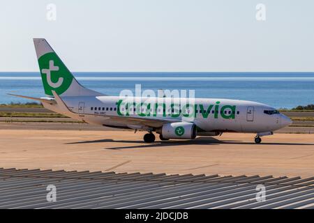 Transavia Boeing 737-700 Landing at Almeria Airport Stock Photo