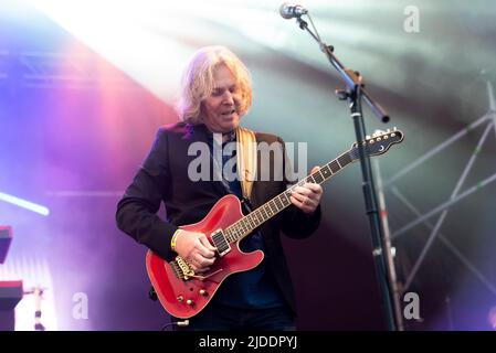 Graeme Duffin of Wet Wet Wet band performing at the Fantasia pop festival in Promenade Park, Maldon, Essex, UK. Lead guitarist Stock Photo