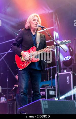 Graeme Duffin of Wet Wet Wet band performing at the Fantasia pop festival in Promenade Park, Maldon, Essex, UK. Lead guitarist Stock Photo