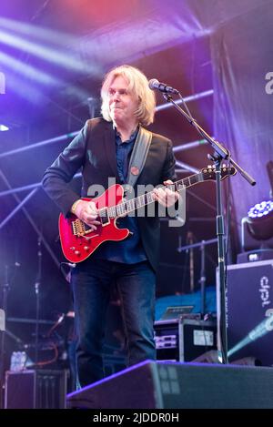 Graeme Duffin of Wet Wet Wet band performing at the Fantasia pop festival in Promenade Park, Maldon, Essex, UK. Lead guitarist Stock Photo