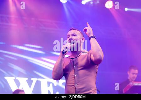 Kevin Simm of Wet Wet Wet band performing at the Fantasia pop festival in Promenade Park, Maldon, Essex, UK Stock Photo