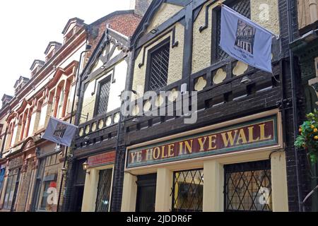 Ye Hole In The Wall, 18th century pub, 4 Hackins Hey, Liverpool , Merseyside, England, UK, L2 2AW, oldest pub in city Stock Photo