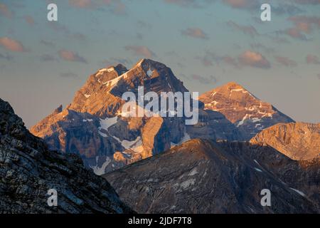 At sunrise, view on the Tofane mountain group. Tofana di Dentro, di Mezzo, di Rozes peaks. Veneto. Italian Alps. Europe. Stock Photo