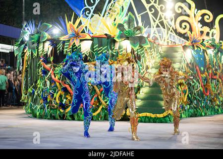 Desfile da escola de Samba Unidos da Tijuca no Carnaval do Rio de Janeiro 2022, realizado no Sambódromo da Marquês de Sapucaí, no Rio de Janeiro/RJ. Stock Photo