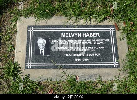 Cathedral City, California, USA 11th June 2022 A general view of atmosphere of Melvyn Haber's Grave at Desert Memorial Park on June 11, 2022 in Cathedral City, California, USA. Photo by Barry King/Alamy Stock Photo Stock Photo