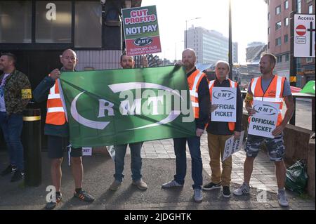 New Street, Birmingham, England, June 21st 2022. Rail workers on the picket line outside Birmingham's New Street Signal Box. They are striking for a 7 percent wage increase across the British networks after RMT Unions failed to reach an agreement. Pic by Credit: Stop Press Media/Alamy Live News Stock Photo