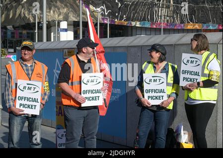 New Street, Birmingham, England, June 21st 2022. Rail workers on the picket line at New Street Station in Birmingham are striking for a 7 percent wage increase across the British networks after RMT Unions failed to reach an agreement. Pic by Credit: Stop Press Media/Alamy Live News Stock Photo