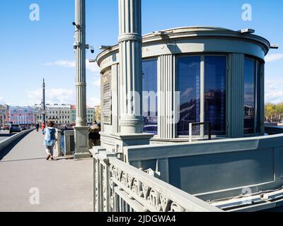 Saint Petersburg, Russia - May 13, 2022: pavilion on Annunciation Bridge across Great Neva river in St Petersburg city on sunny May day Stock Photo