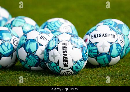 WIJDEWORMER, NETHERLANDS - JUNE 21:  during the AZ of First Training Season 2022/2023 at the AFAS Trainingscomplex on June 21, 2022 in Wijdewormer, Netherlands. (Photo by Patrick Goosen/Orange Pictures) Stock Photo