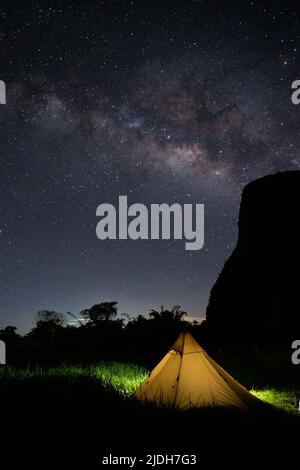 (220621) -- VIENTIANE, June 21, 2022 (Xinhua) -- Photo taken on June 18, 2022 shows the Milky Way seen from Muang Fueng, a rising tourist town some 100 km north of Lao capital Vientiane. (Photo by Kaikeo Saiyasane/Xinhua) Stock Photo