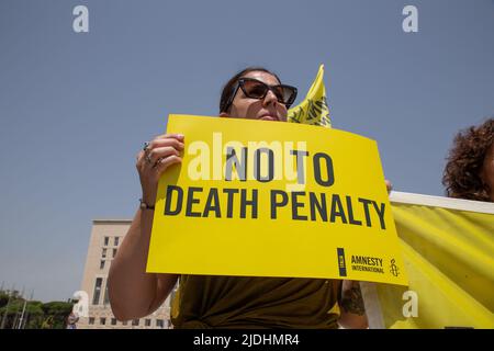 Roma, Italy. 21st June, 2022. Amnesty International activists in front of Foreign Ministry in Rome protest against four death sentences announced by military authorities of Myanmar. (Photo by Matteo Nardone/Pacific Press/Sipa USA) Credit: Sipa USA/Alamy Live News Stock Photo